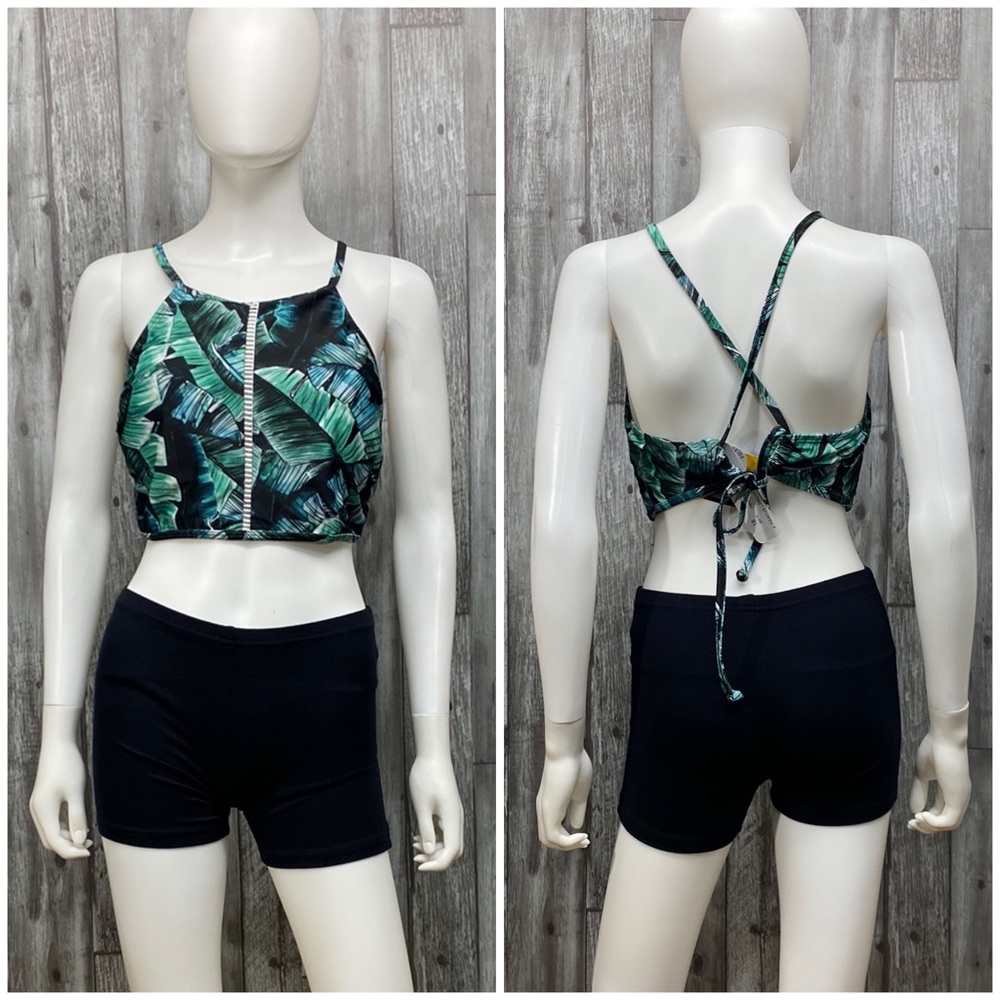 ⭐️NWT Siloett Halter Style Bikini Top [2230]
